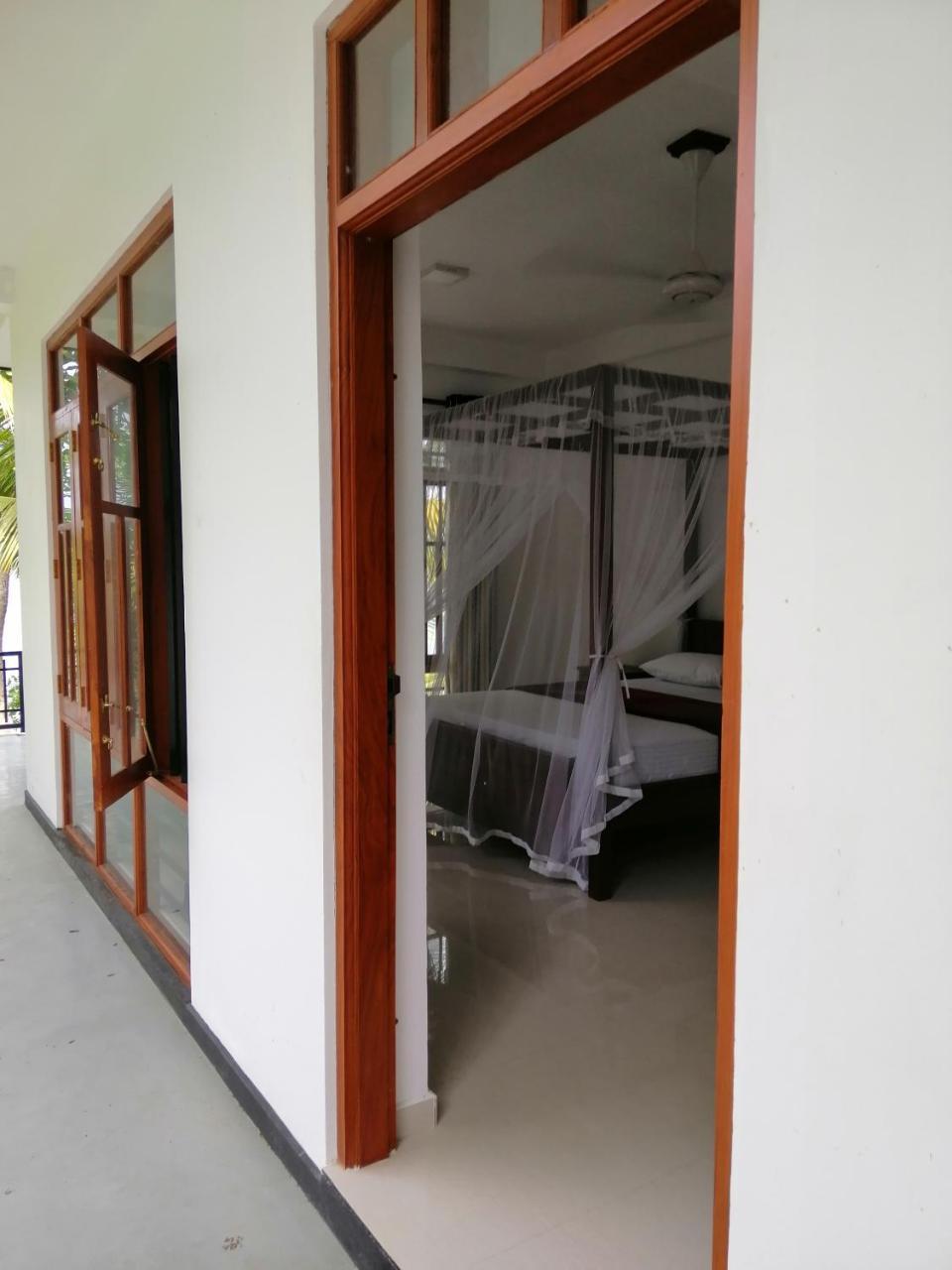 Hikka Lagoon Hikkaduwa Bagian luar foto