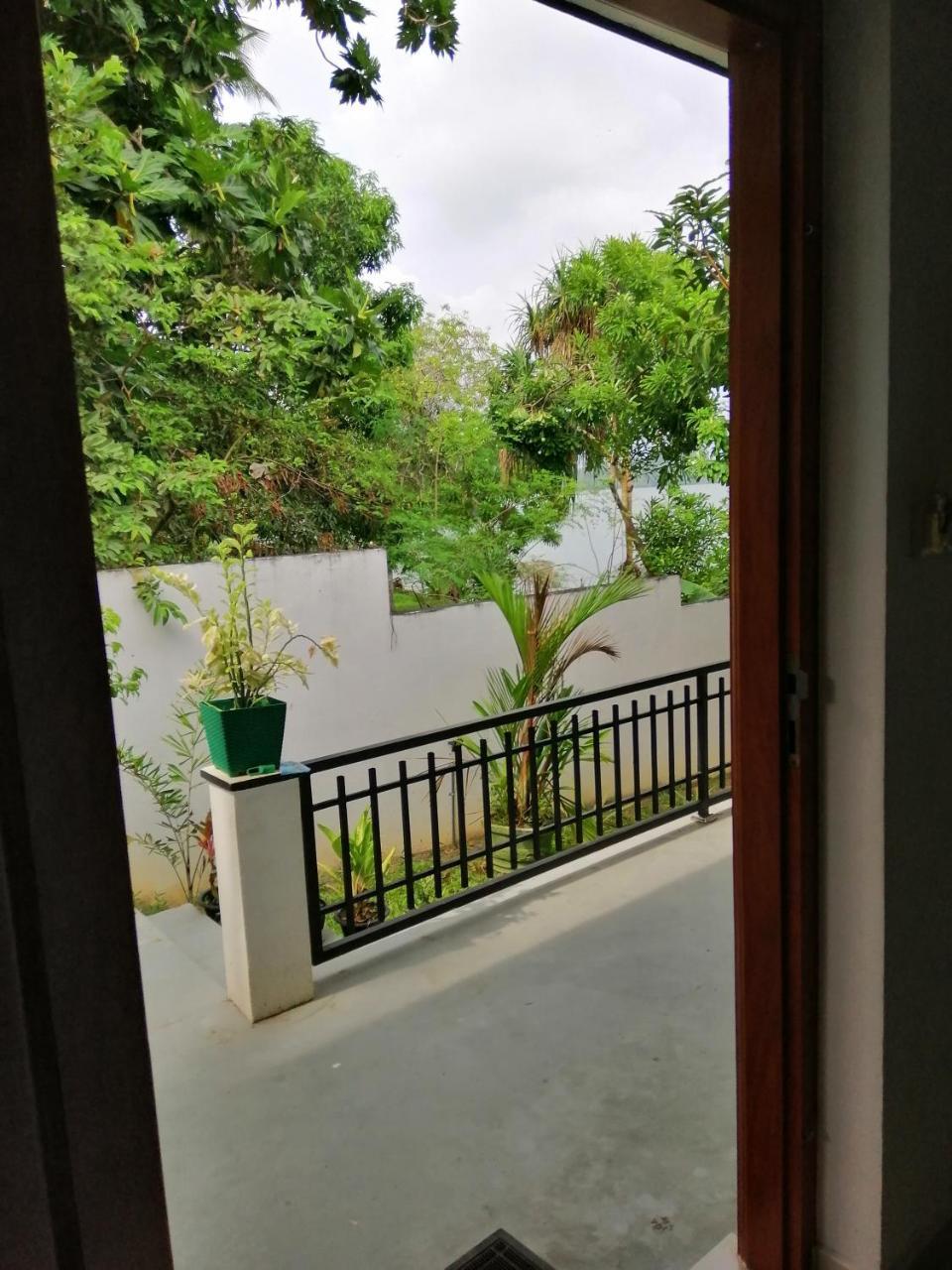 Hikka Lagoon Hikkaduwa Bagian luar foto
