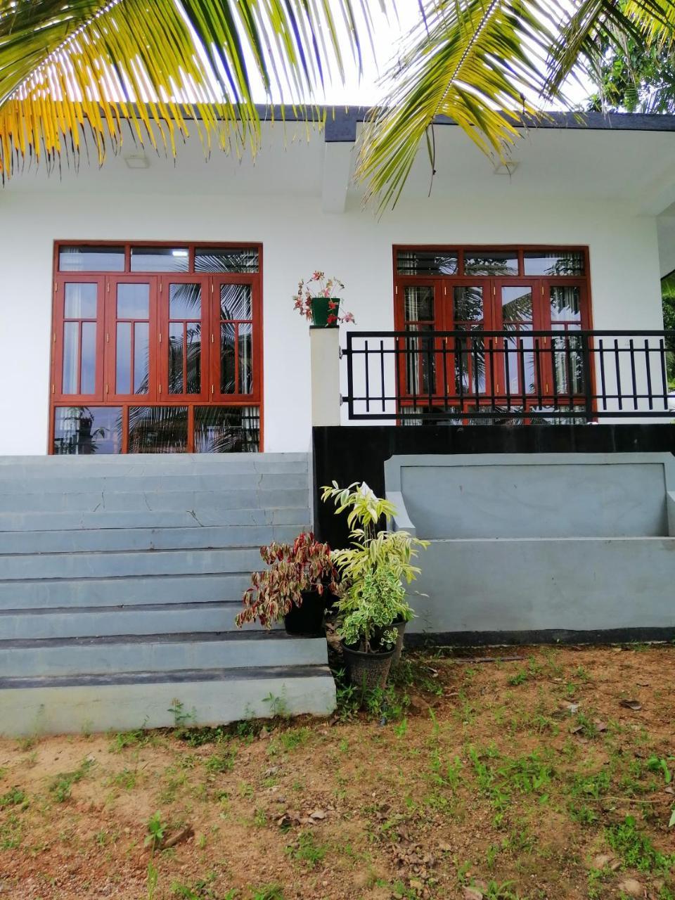 Hikka Lagoon Hikkaduwa Bagian luar foto