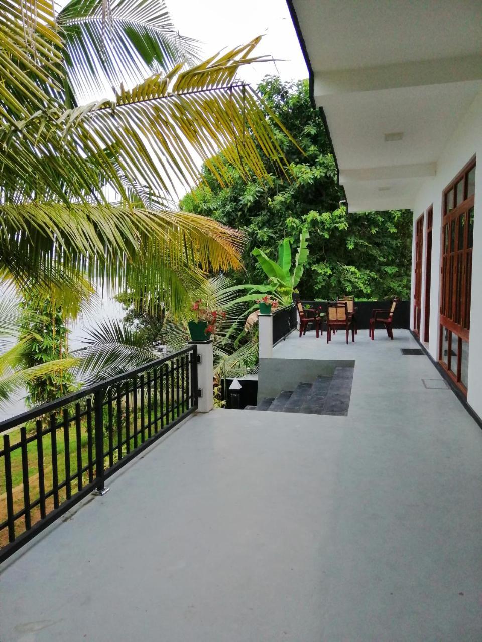 Hikka Lagoon Hikkaduwa Bagian luar foto