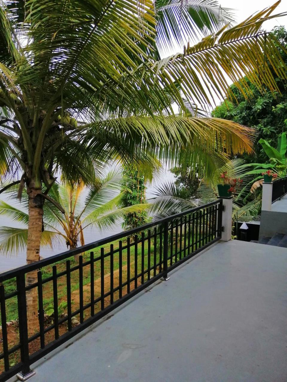 Hikka Lagoon Hikkaduwa Bagian luar foto