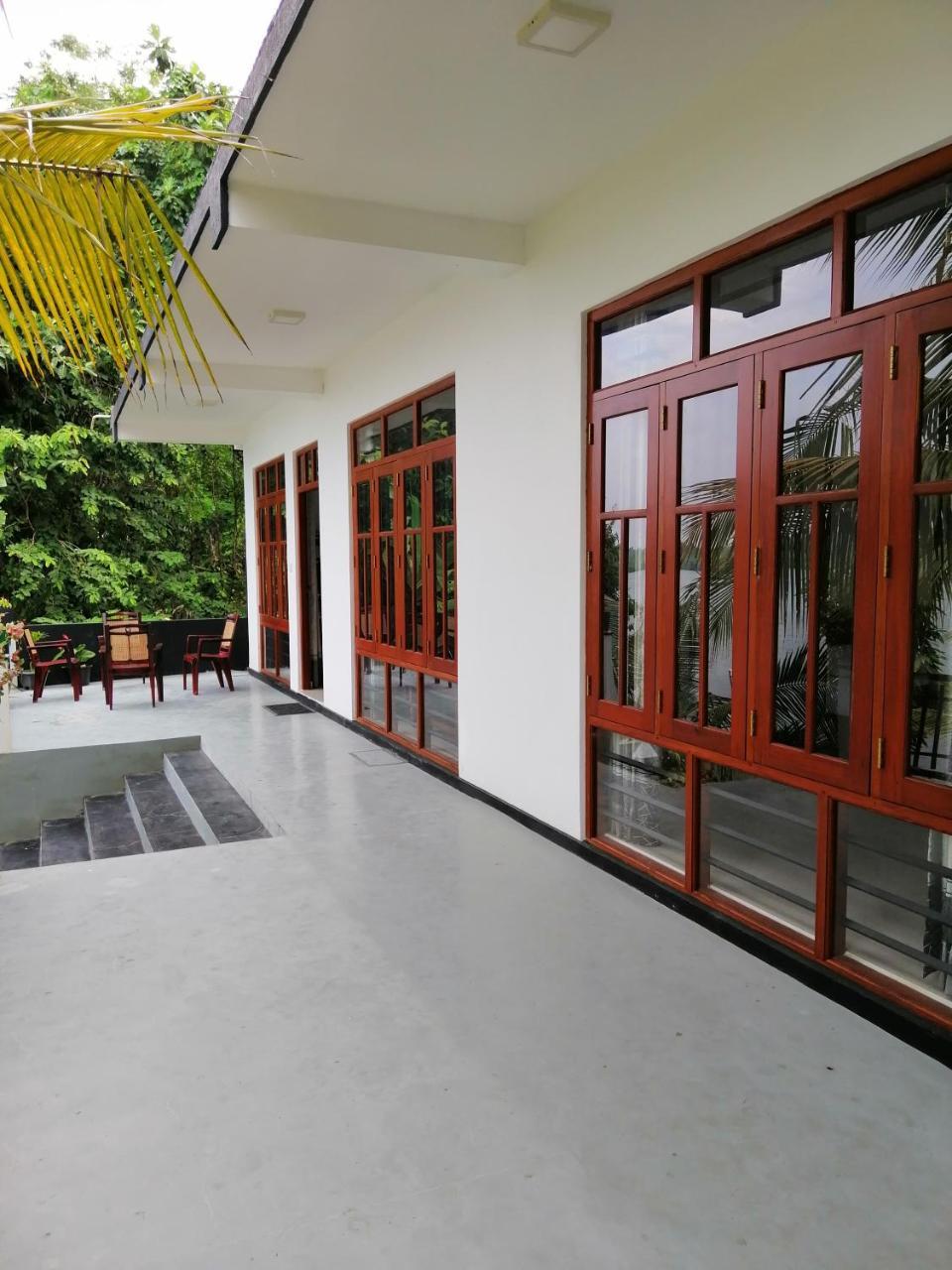 Hikka Lagoon Hikkaduwa Bagian luar foto